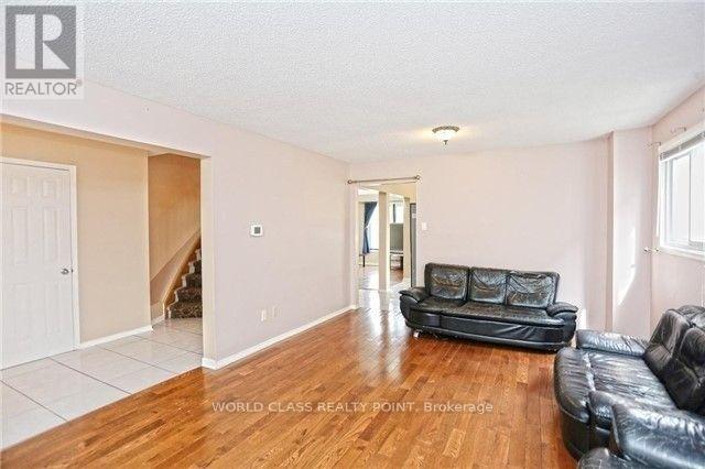 1527 Evenside Crescent, Mississauga, Ontario  L5M 3Y3 - Photo 4 - W12832262