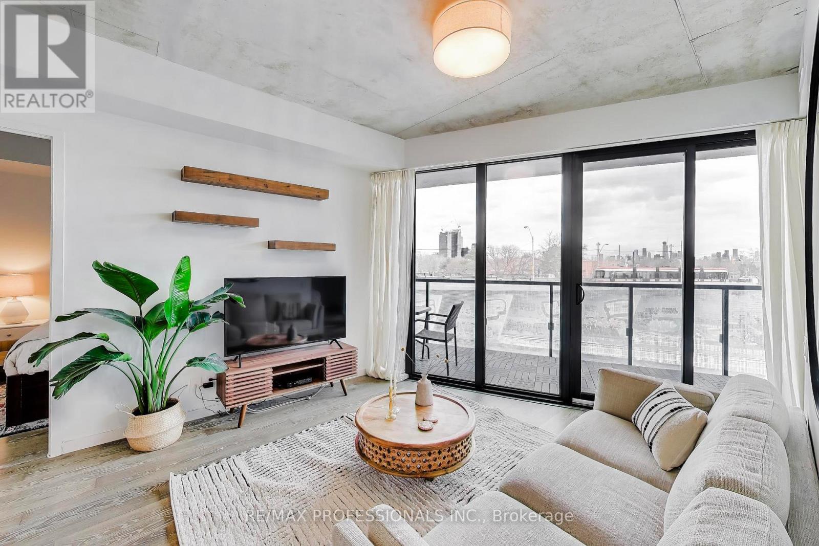 414 - 383 Sorauren Avenue, Toronto, Ontario  M6R 0A4 - Photo 10 - W12832292