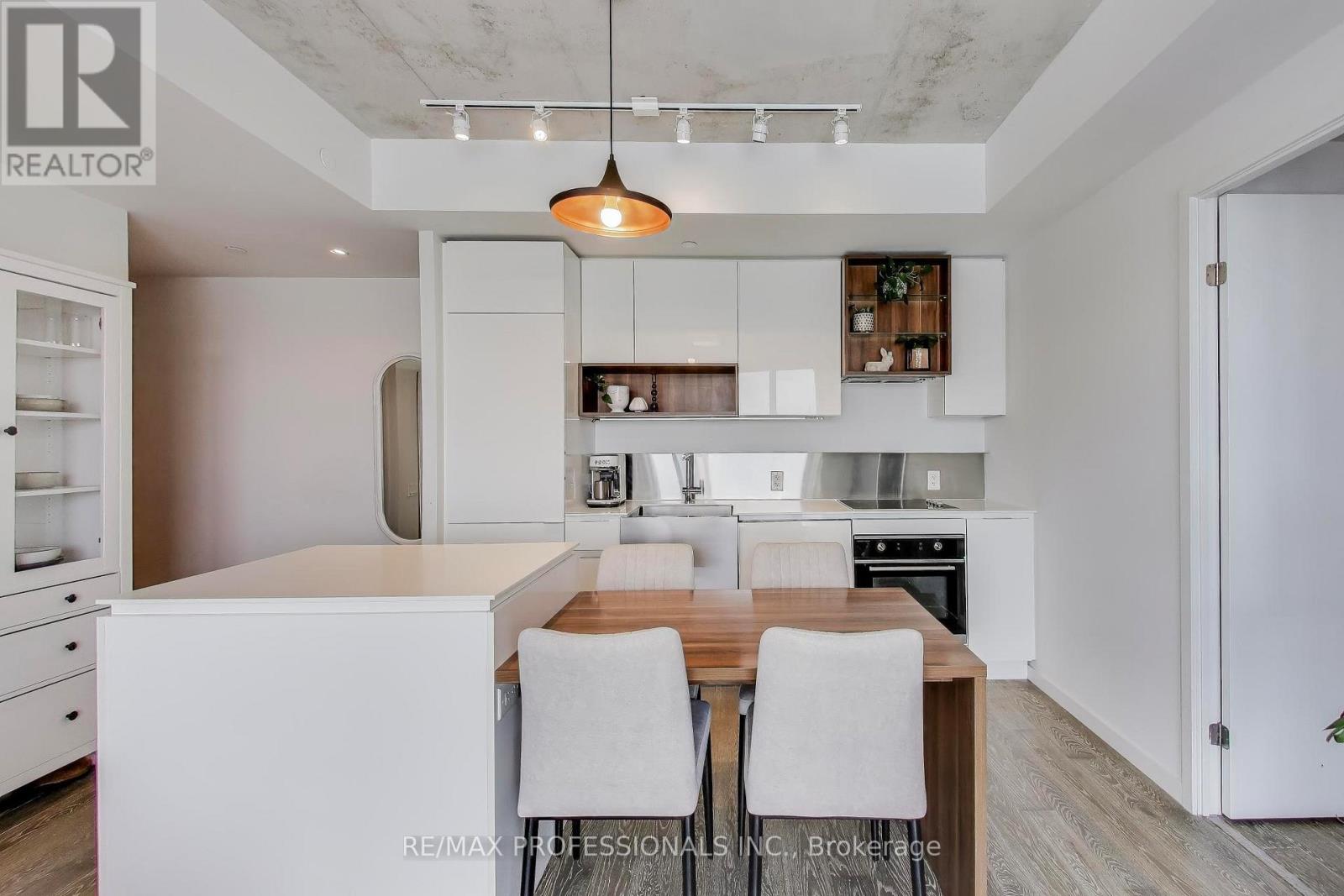 414 - 383 Sorauren Avenue, Toronto, Ontario  M6R 0A4 - Photo 12 - W12832292