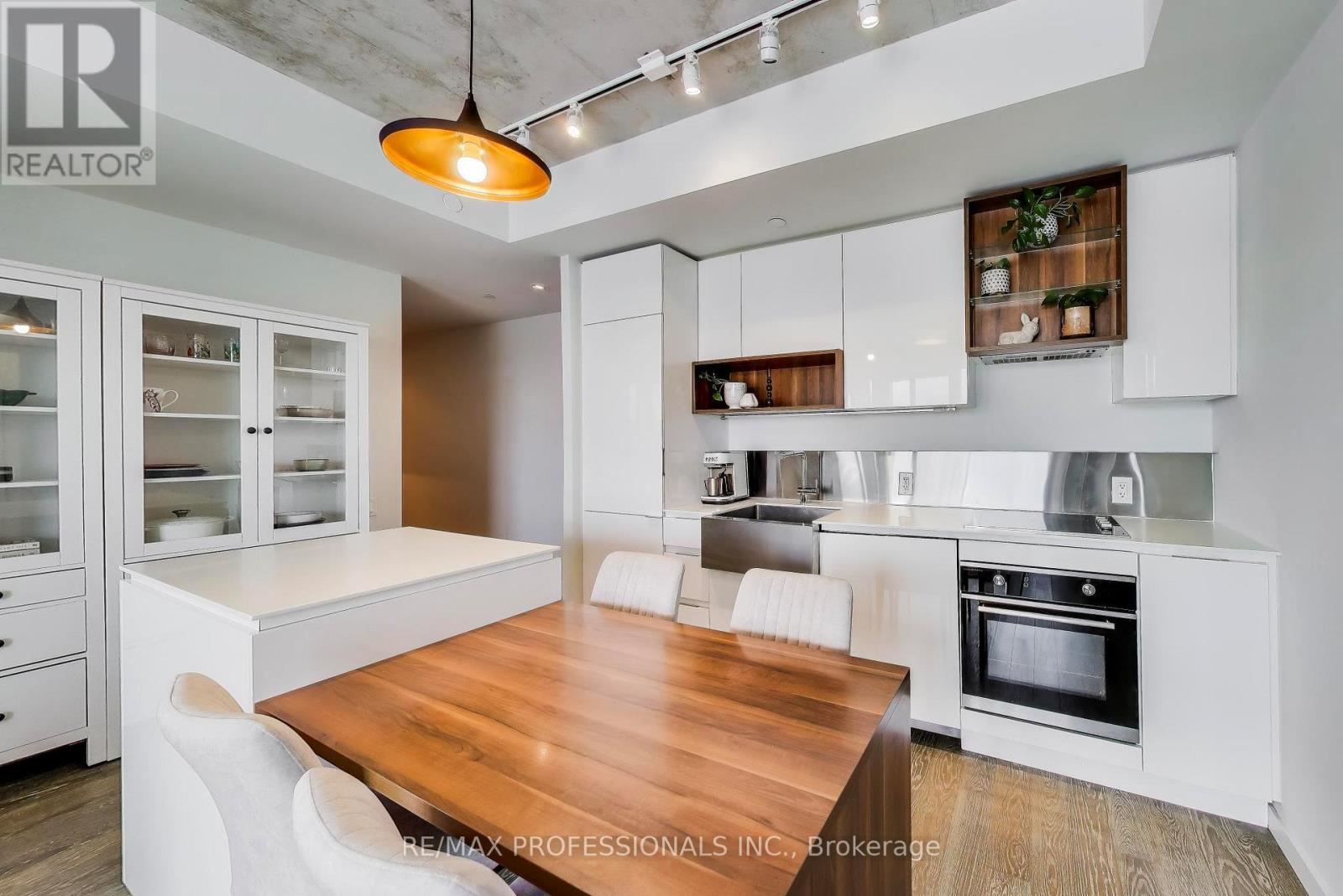 414 - 383 Sorauren Avenue, Toronto, Ontario  M6R 0A4 - Photo 13 - W12832292