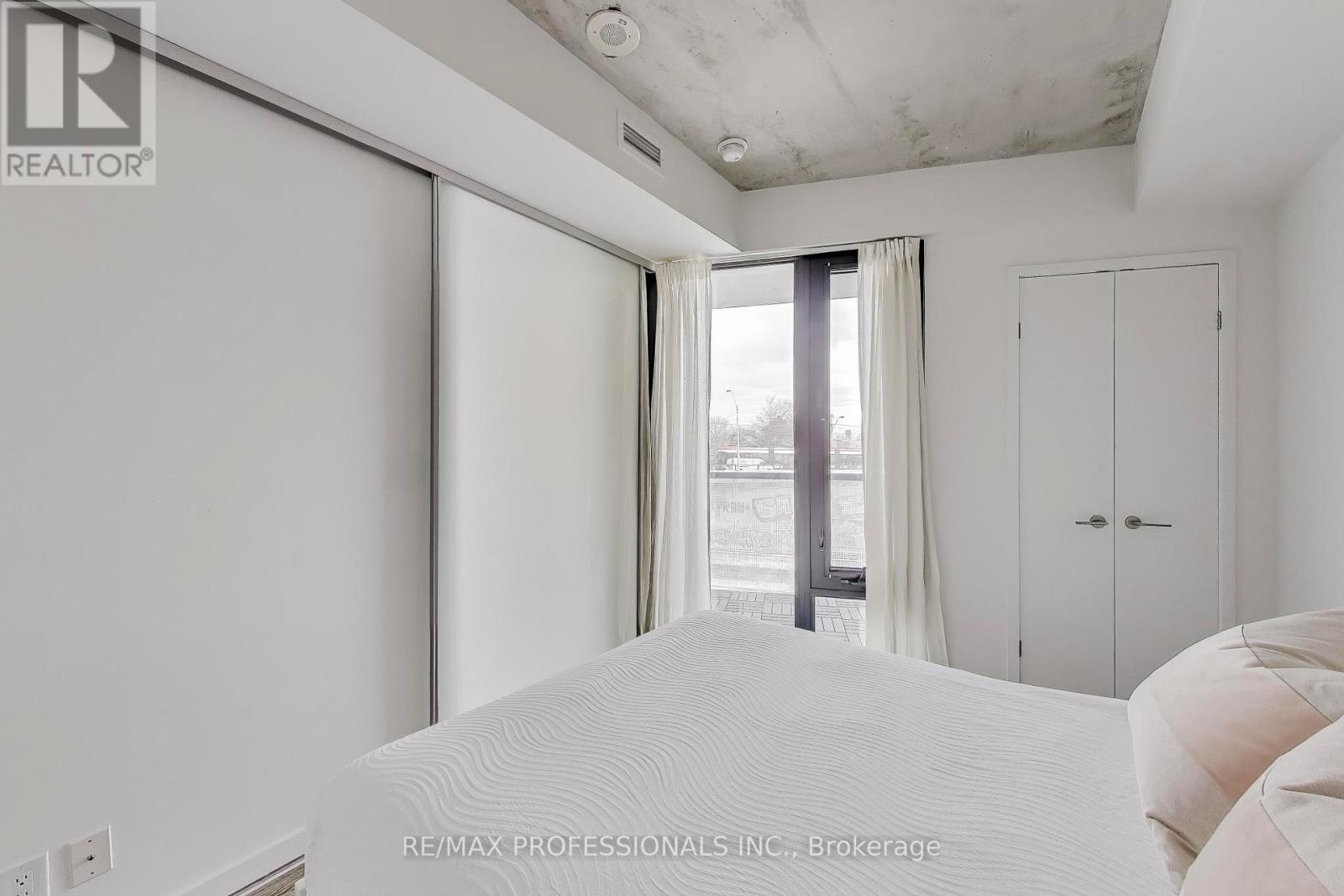 414 - 383 Sorauren Avenue, Toronto, Ontario  M6R 0A4 - Photo 23 - W12832292