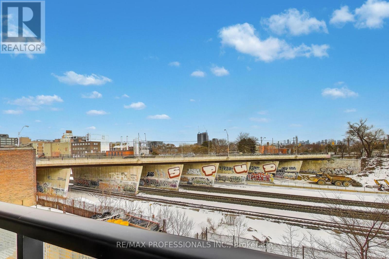 414 - 383 Sorauren Avenue, Toronto, Ontario  M6R 0A4 - Photo 28 - W12832292