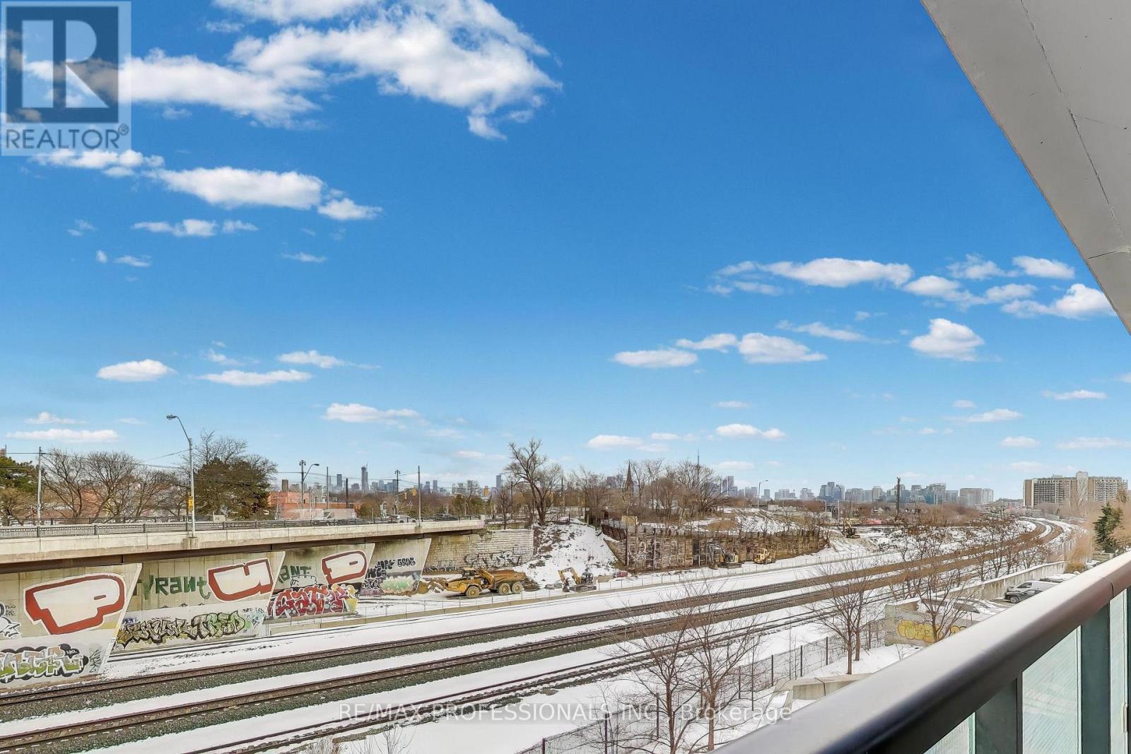 414 - 383 Sorauren Avenue, Toronto, Ontario  M6R 0A4 - Photo 29 - W12832292