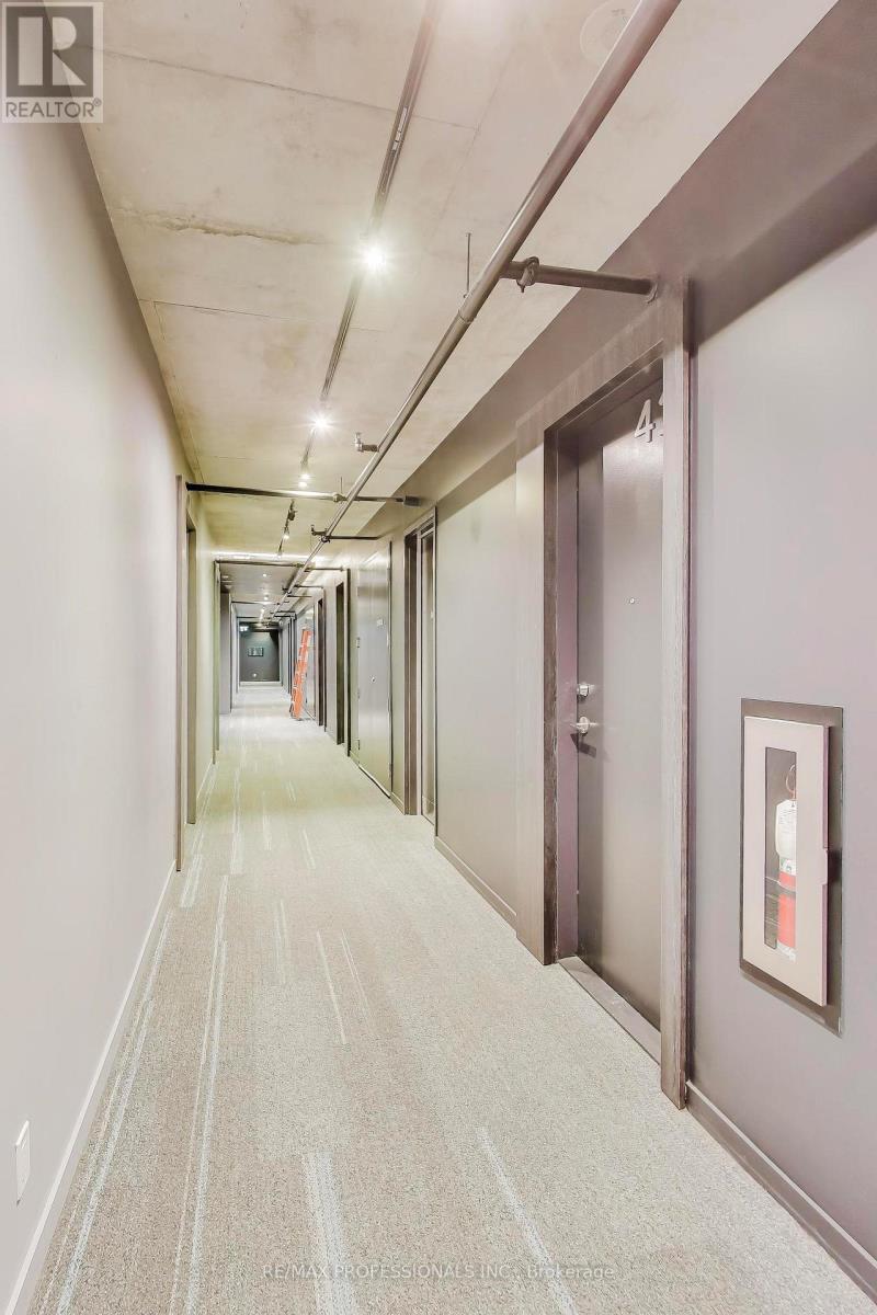 414 - 383 Sorauren Avenue, Toronto, Ontario  M6R 0A4 - Photo 6 - W12832292