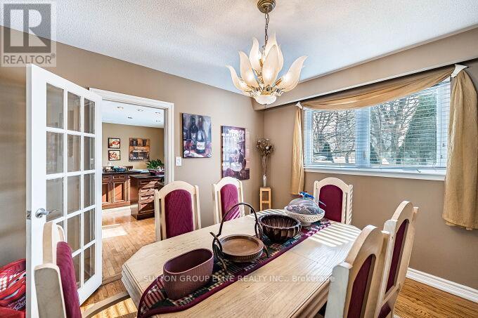 1290 Winding Trail N, Mississauga, Ontario  L4Y 2T7 - Photo 10 - W12832300