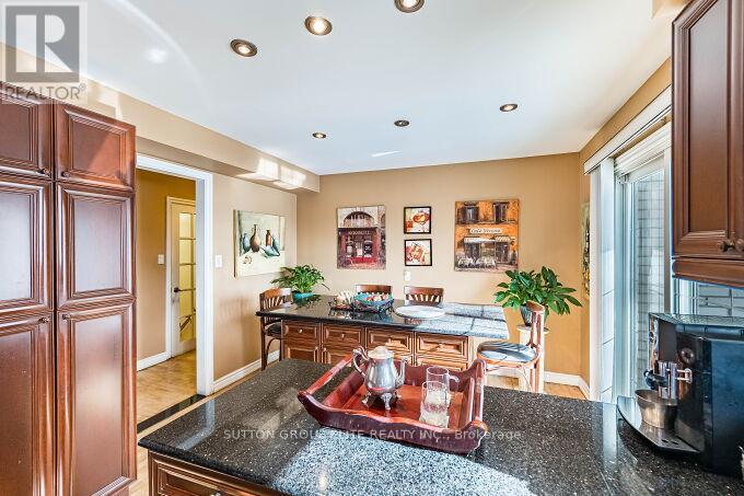 1290 Winding Trail N, Mississauga, Ontario  L4Y 2T7 - Photo 14 - W12832300