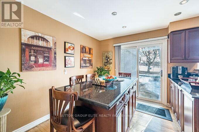 1290 Winding Trail N, Mississauga, Ontario  L4Y 2T7 - Photo 15 - W12832300