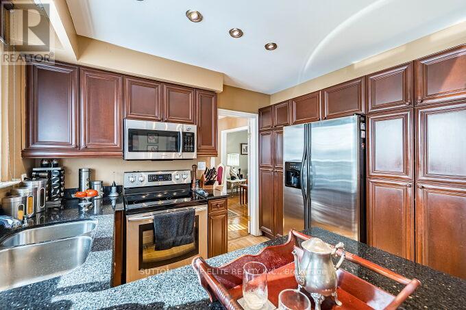 1290 Winding Trail N, Mississauga, Ontario  L4Y 2T7 - Photo 16 - W12832300