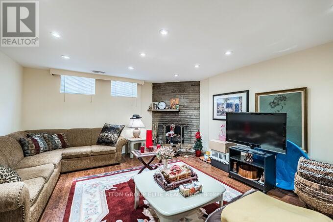 1290 Winding Trail N, Mississauga, Ontario  L4Y 2T7 - Photo 30 - W12832300