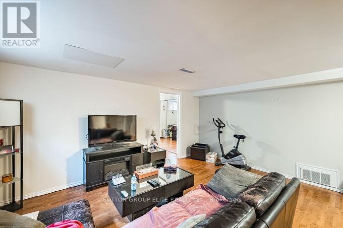 1290 Winding Trail N, Mississauga, Ontario  L4Y 2T7 - Photo 42 - W12832300