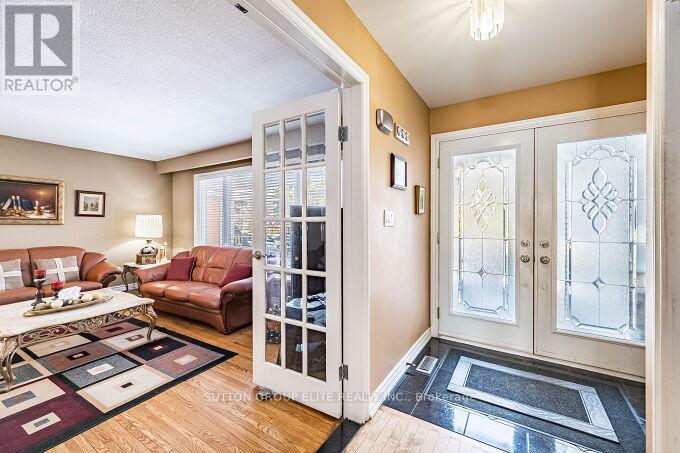 1290 Winding Trail N, Mississauga, Ontario  L4Y 2T7 - Photo 7 - W12832300