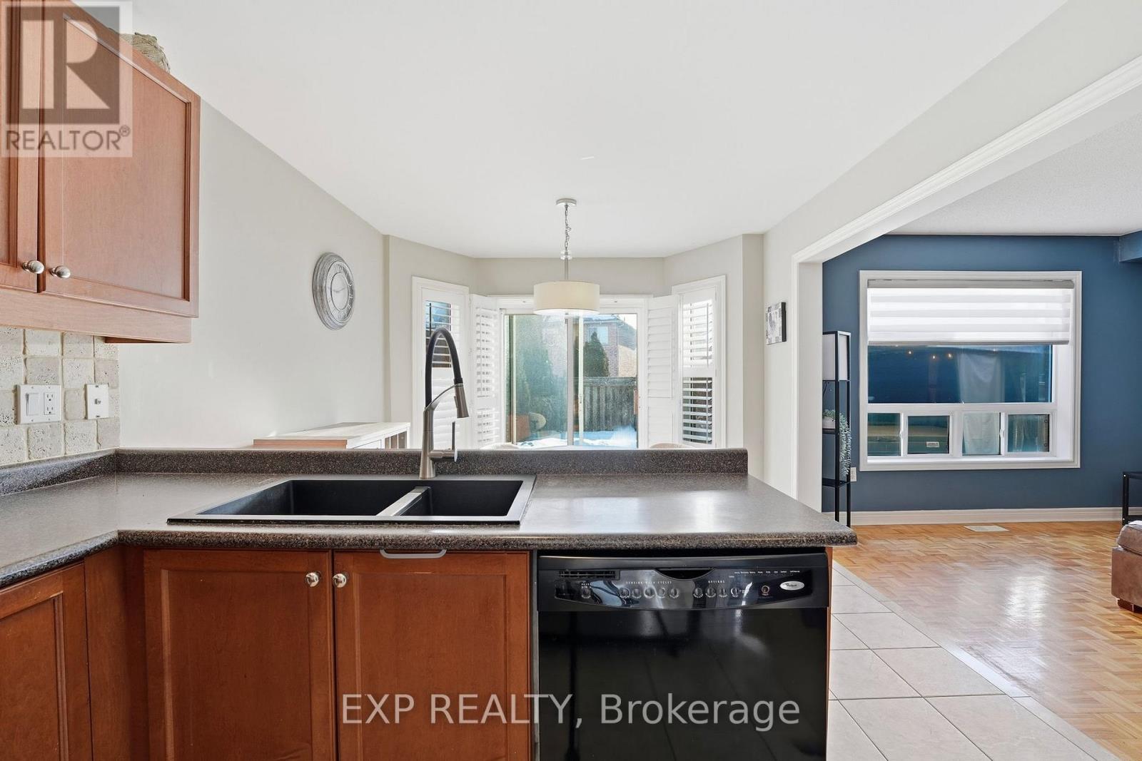 6 Flintwood Avenue, Caledon, Ontario  L7E 2W3 - Photo 11 - W12832330