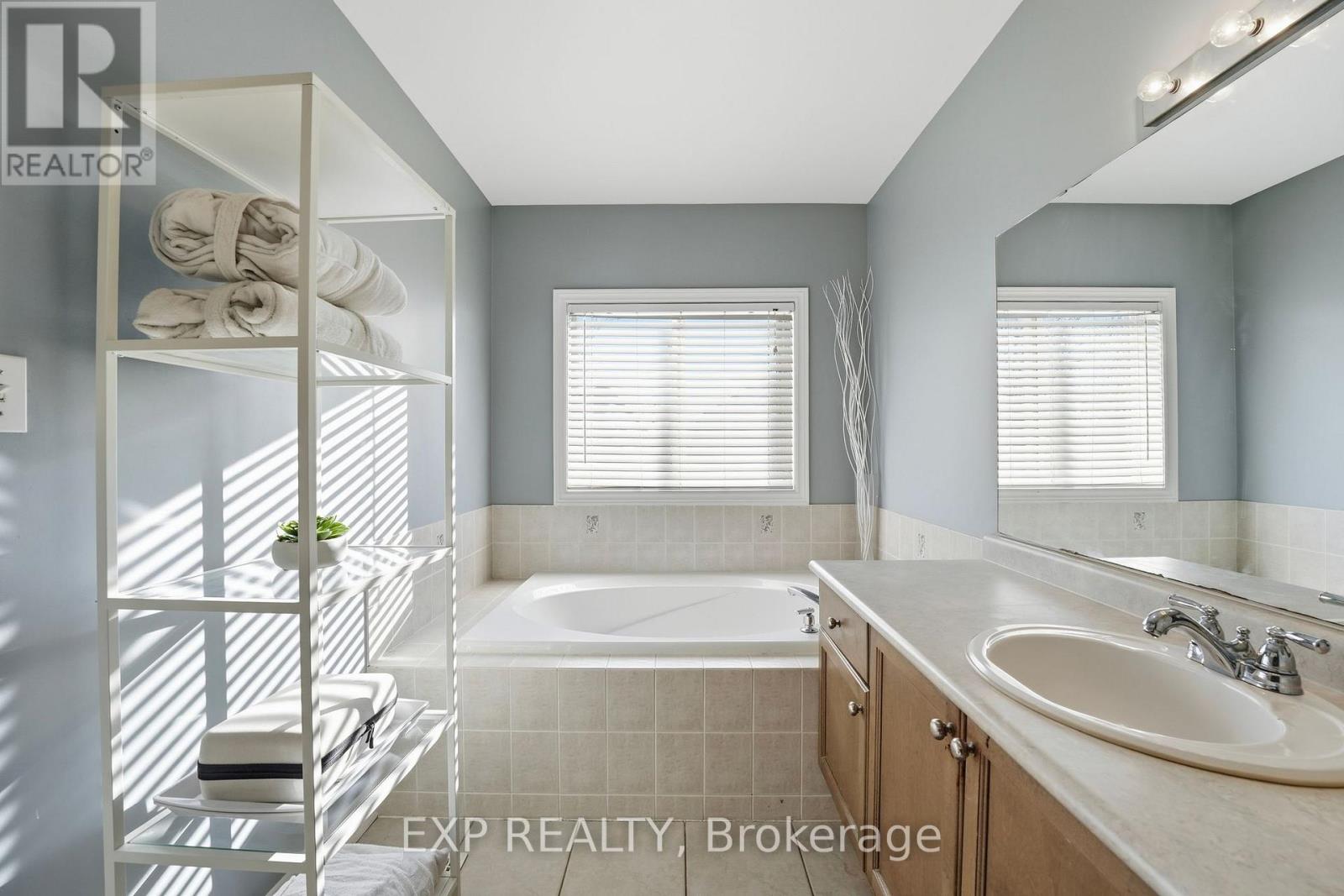 6 Flintwood Avenue, Caledon, Ontario  L7E 2W3 - Photo 25 - W12832330