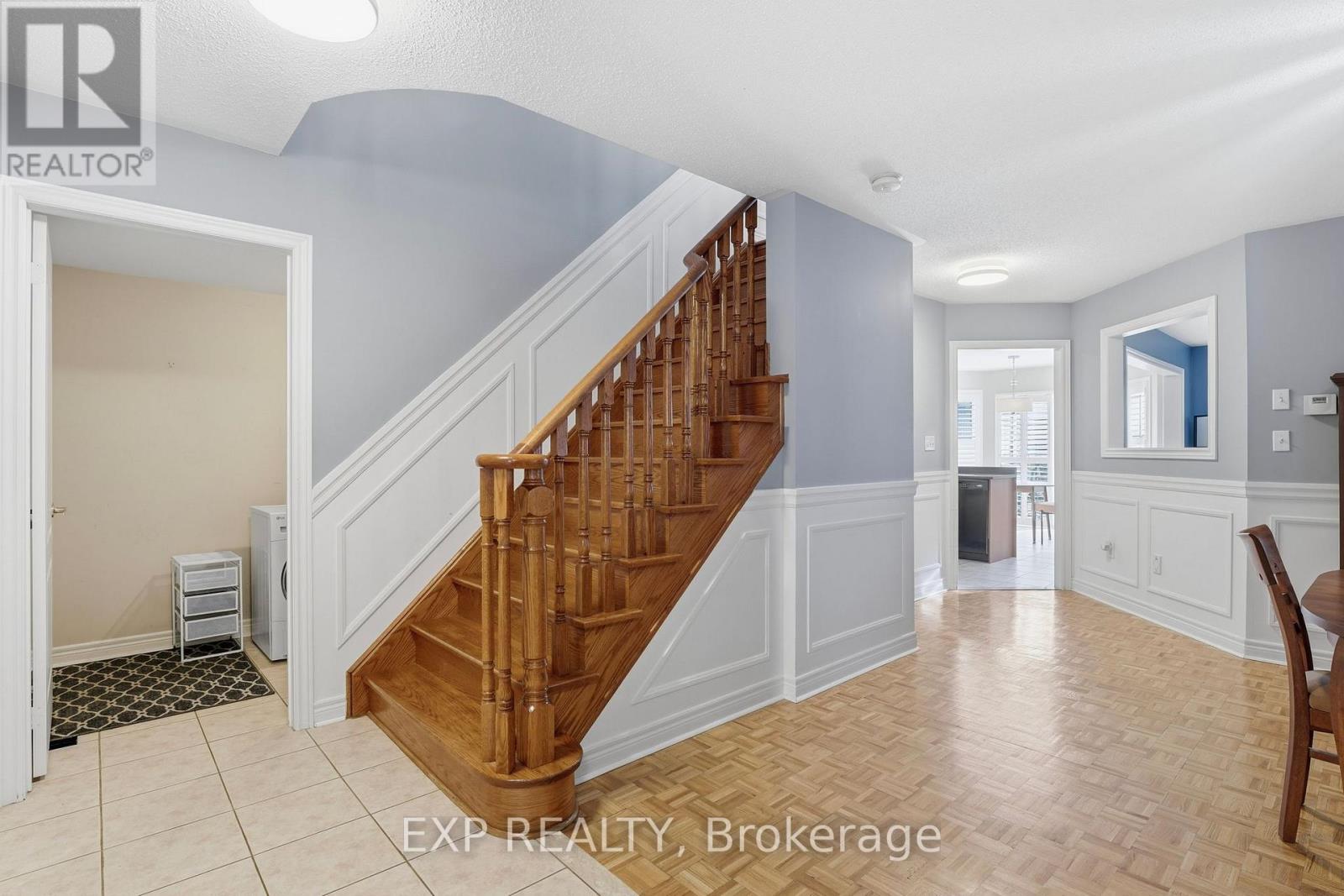 6 Flintwood Avenue, Caledon, Ontario  L7E 2W3 - Photo 4 - W12832330