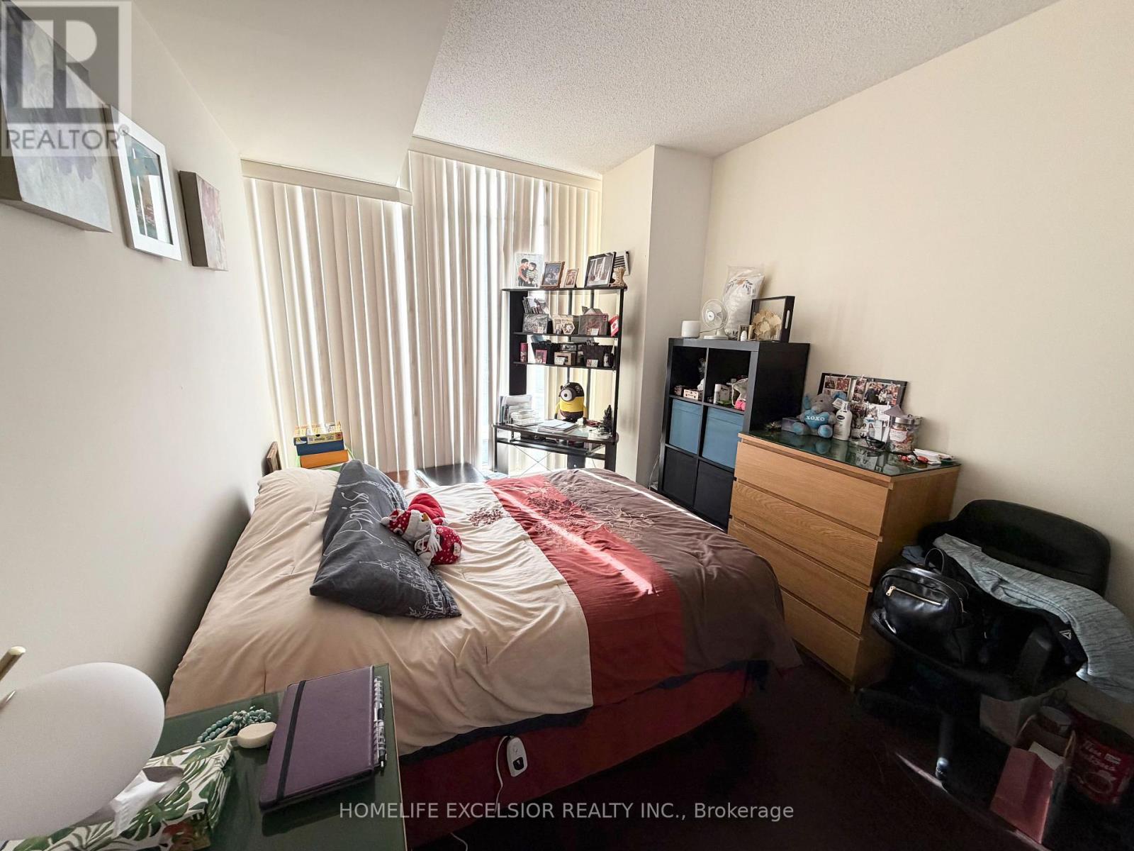 2411 - 15 Windermere Avenue, Toronto, Ontario M6S 5A2 - Photo 12 - W12832338