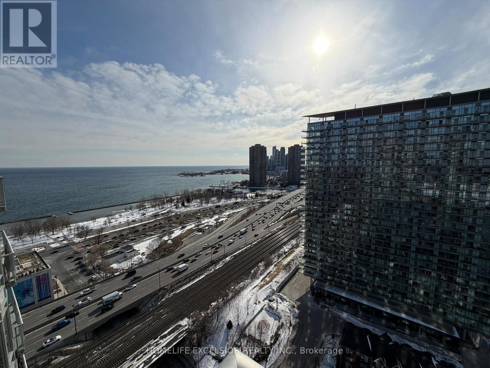 2411 - 15 Windermere Avenue, Toronto, Ontario M6S 5A2 - Photo 15 - W12832338