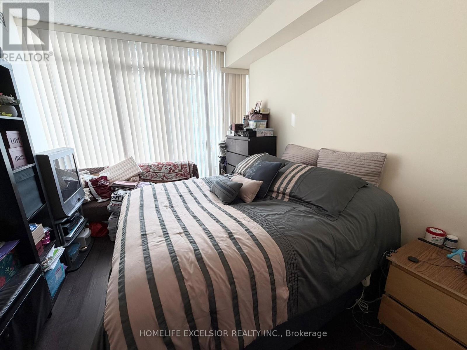 2411 - 15 Windermere Avenue, Toronto, Ontario M6S 5A2 - Photo 9 - W12832338