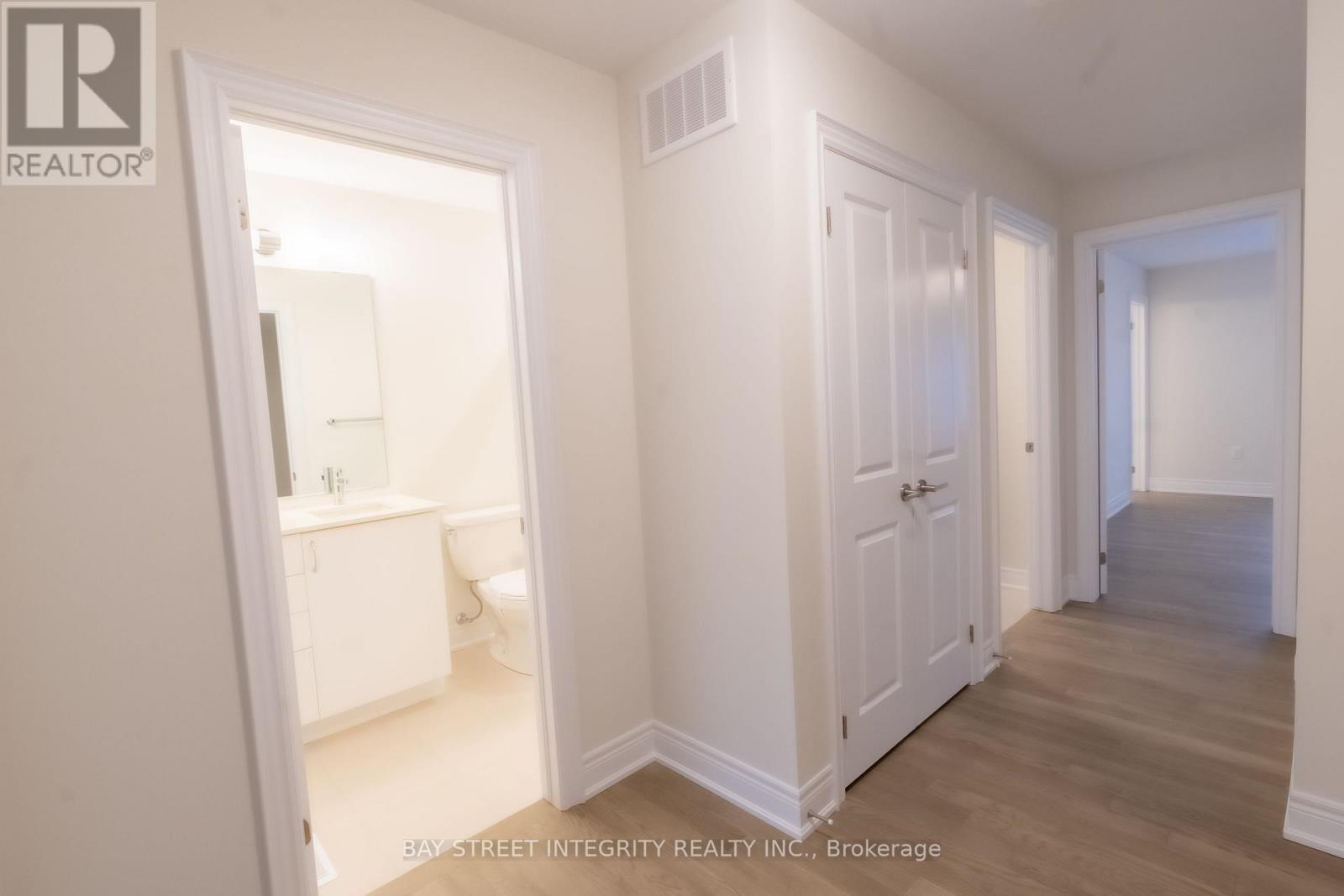 11 - 2184 Postmaster Drive, Oakville, Ontario  L6M 5T1 - Photo 28 - W12832354