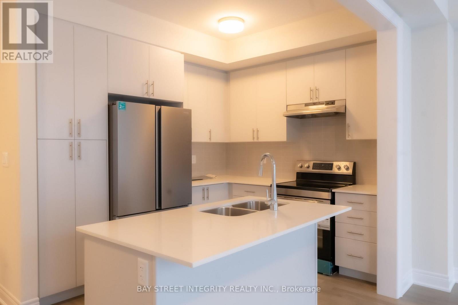 11 - 2184 Postmaster Drive, Oakville, Ontario  L6M 5T1 - Photo 6 - W12832354