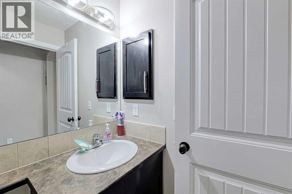 303 Saddlebrook Way Ne, Calgary, Alberta  T3J 0B4 - Photo 16 - A2288192