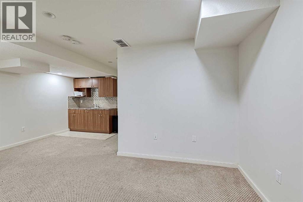 303 Saddlebrook Way Ne, Calgary, Alberta  T3J 0B4 - Photo 24 - A2288192