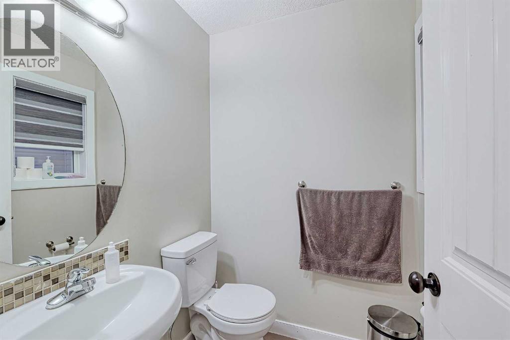 303 Saddlebrook Way Ne, Calgary, Alberta  T3J 0B4 - Photo 7 - A2288192