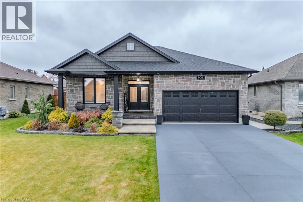 208 Oak Street, Simcoe, Ontario  N3Y 4K1 - Photo 2 - 40807850