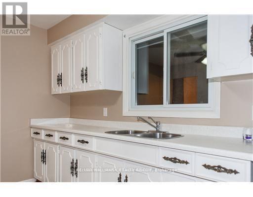 52 Halton Street, Perth, Ontario  K7H 2C6 - Photo 5 - X12579252