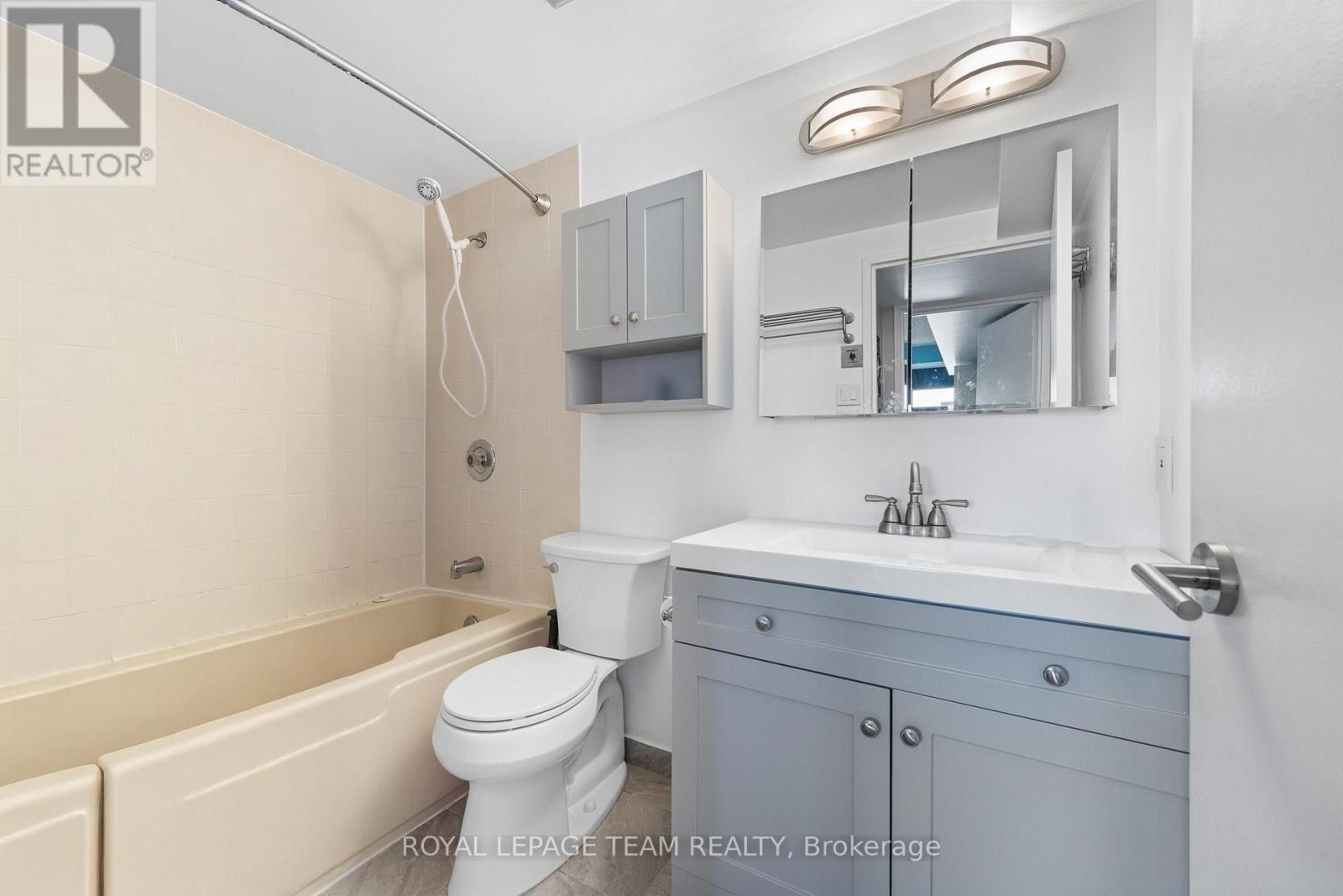 901 - 200 Bay Street, Ottawa, Ontario  K1R 7W8 - Photo 18 - X12831844