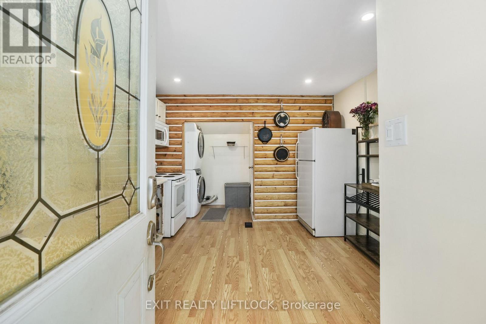 378 London Street, Peterborough, Ontario  K9H 2Z8 - Photo 3 - X12832426