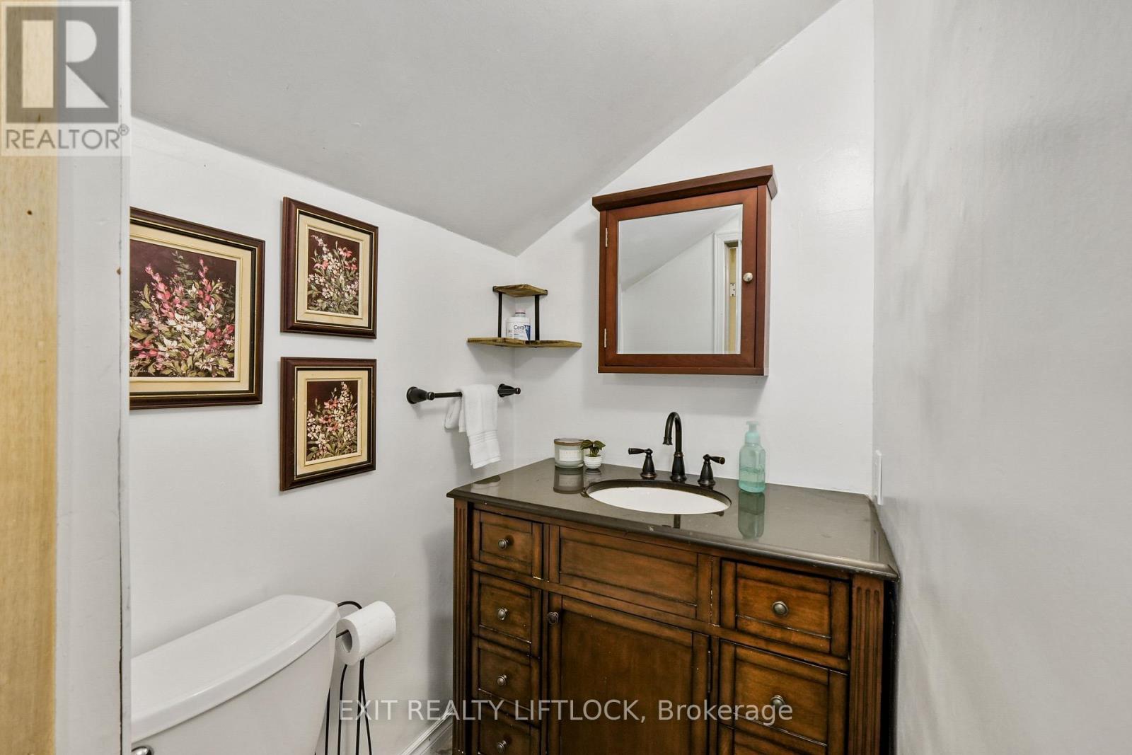 378 London Street, Peterborough, Ontario  K9H 2Z8 - Photo 5 - X12832426