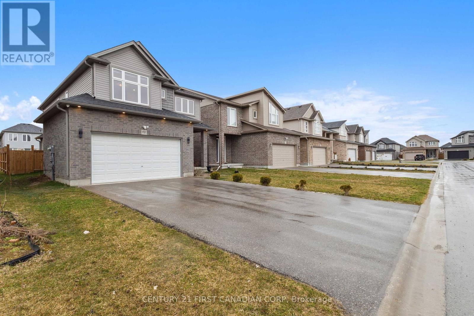 1707 Aukett Drive, London North, Ontario  N5X 0N2 - Photo 3 - X12832398