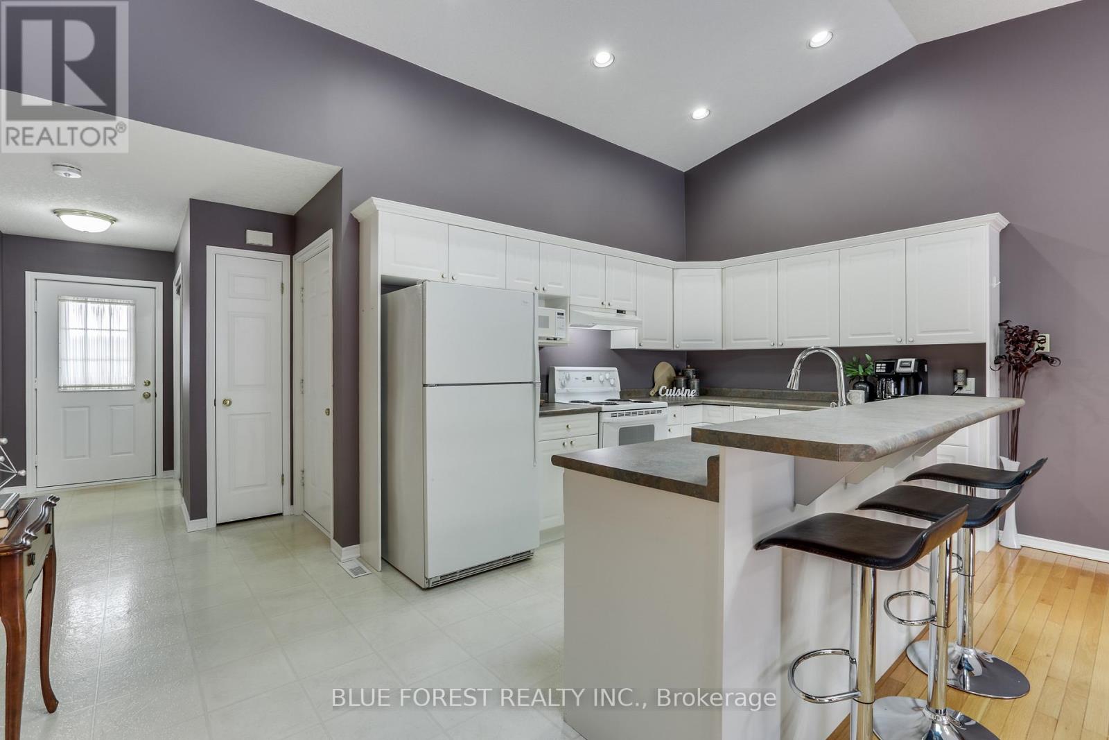 21 - 680 Commissioners Road W, London South, Ontario  N6K 4T8 - Photo 7 - X12832432