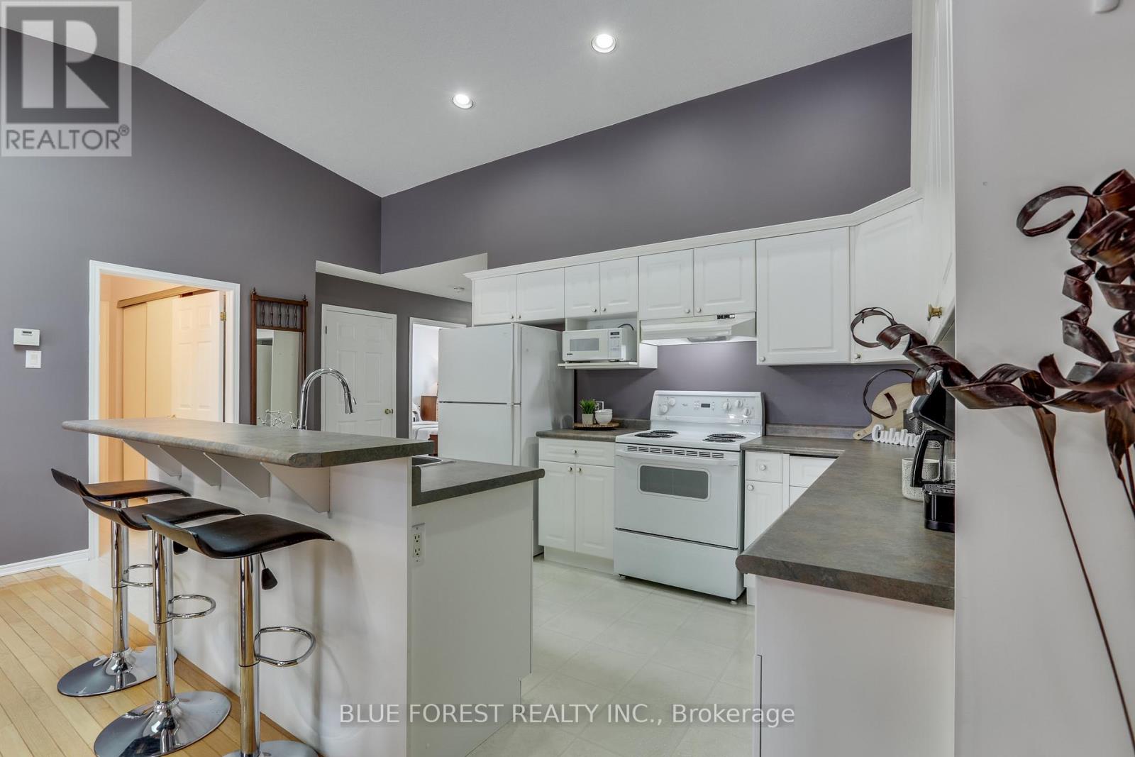 21 - 680 Commissioners Road W, London South, Ontario  N6K 4T8 - Photo 8 - X12832432