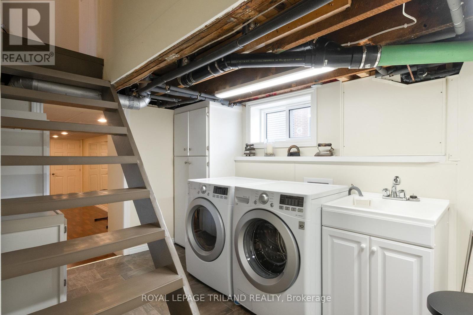 Photo 35 of 49 for 112 Elm Street