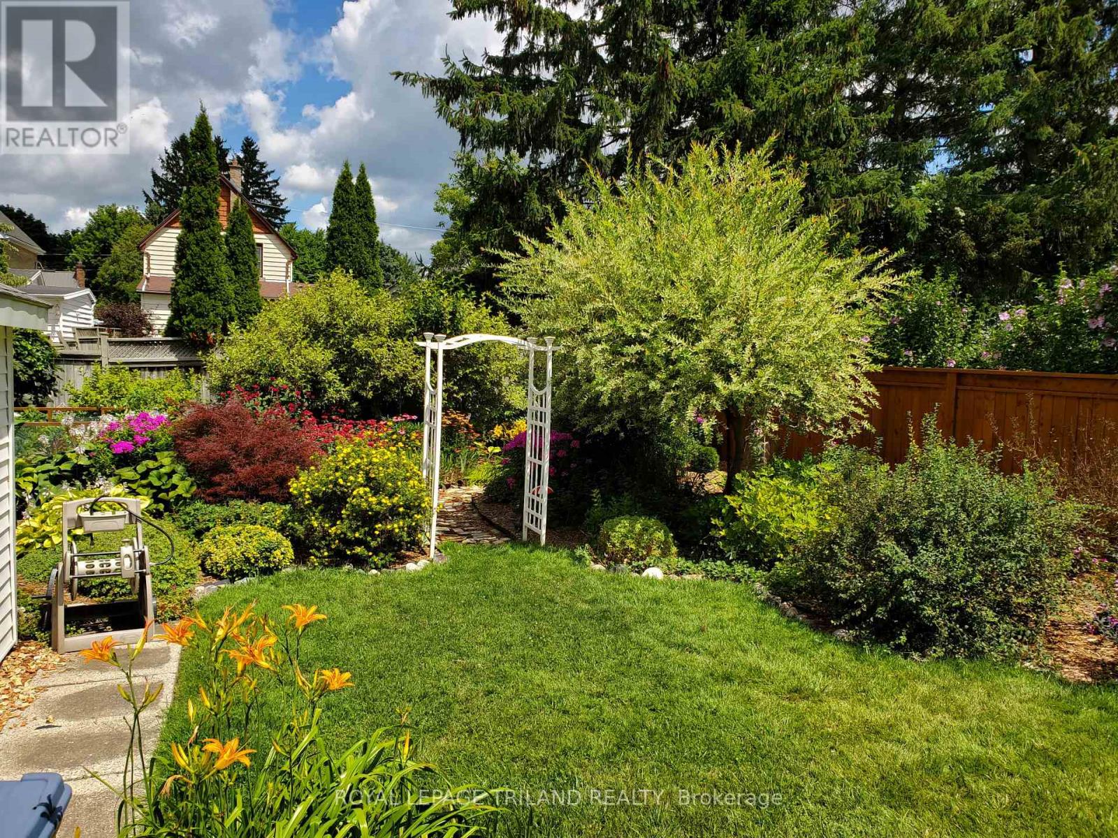 Photo 41 of 49 for 112 Elm Street