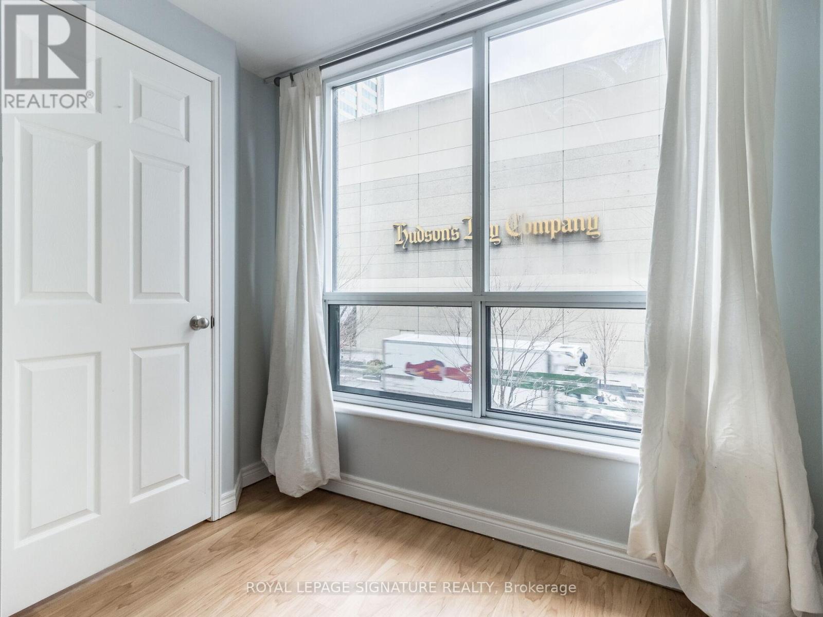 203 - 55 Bloor Street E, Toronto, Ontario M4W 3W6 - Photo 16 - C12832404