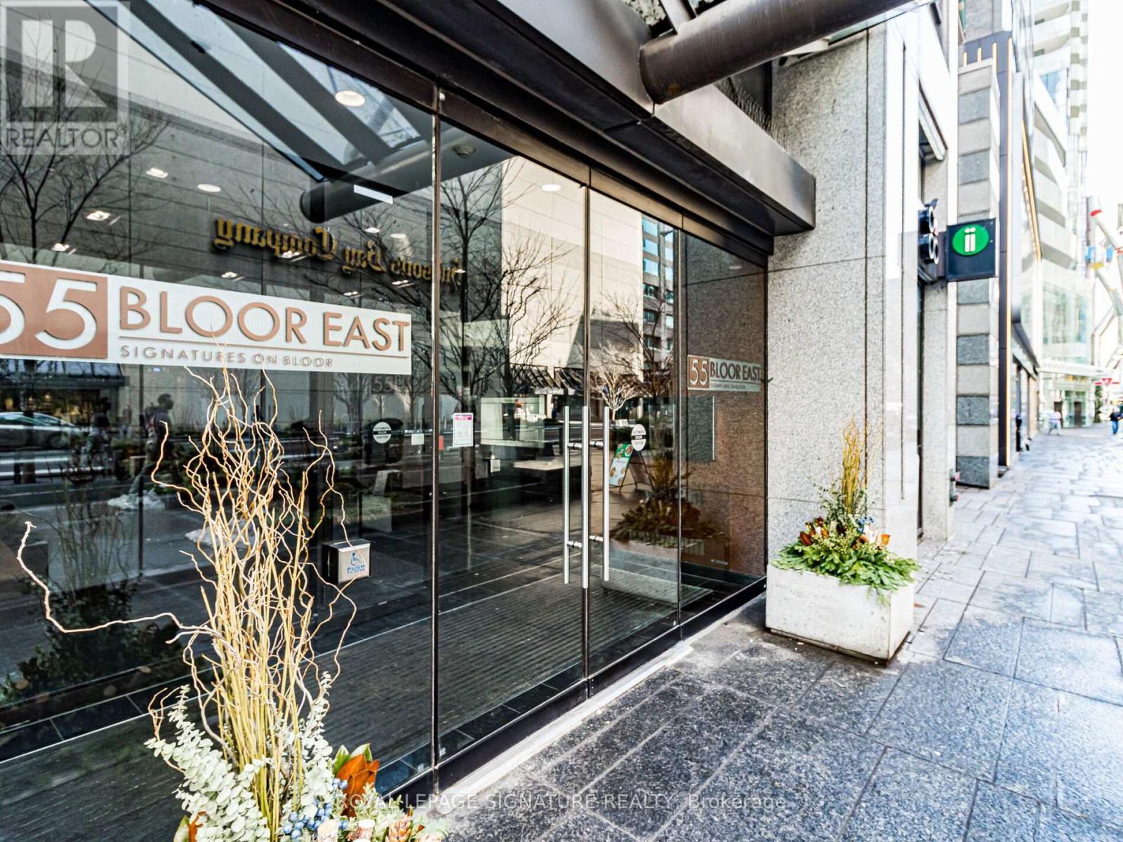 203 - 55 Bloor Street E, Toronto, Ontario M4W 3W6 - Photo 3 - C12832404