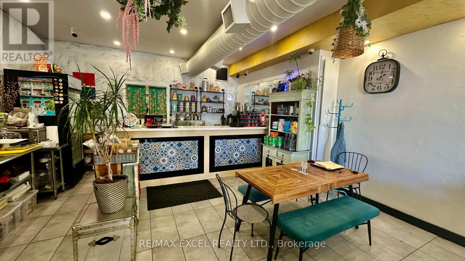 713 College St Street, Toronto, Ontario M6G 1C2 - Photo 3 - C12832446