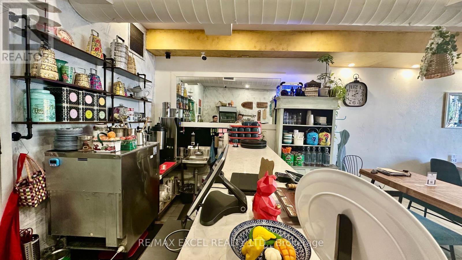 713 College St Street, Toronto, Ontario M6G 1C2 - Photo 4 - C12832446