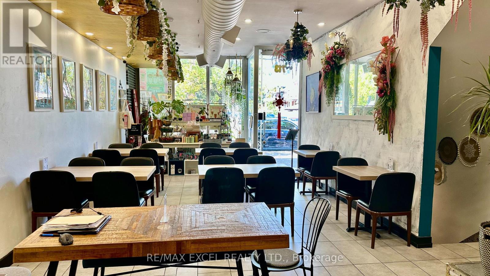 713 College St Street, Toronto, Ontario M6G 1C2 - Photo 5 - C12832446