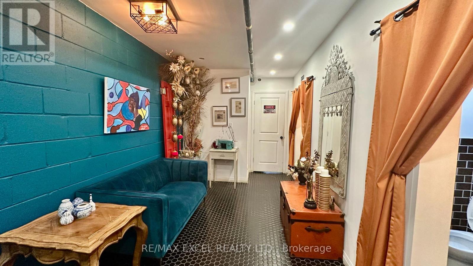 713 College St Street, Toronto, Ontario M6G 1C2 - Photo 9 - C12832446