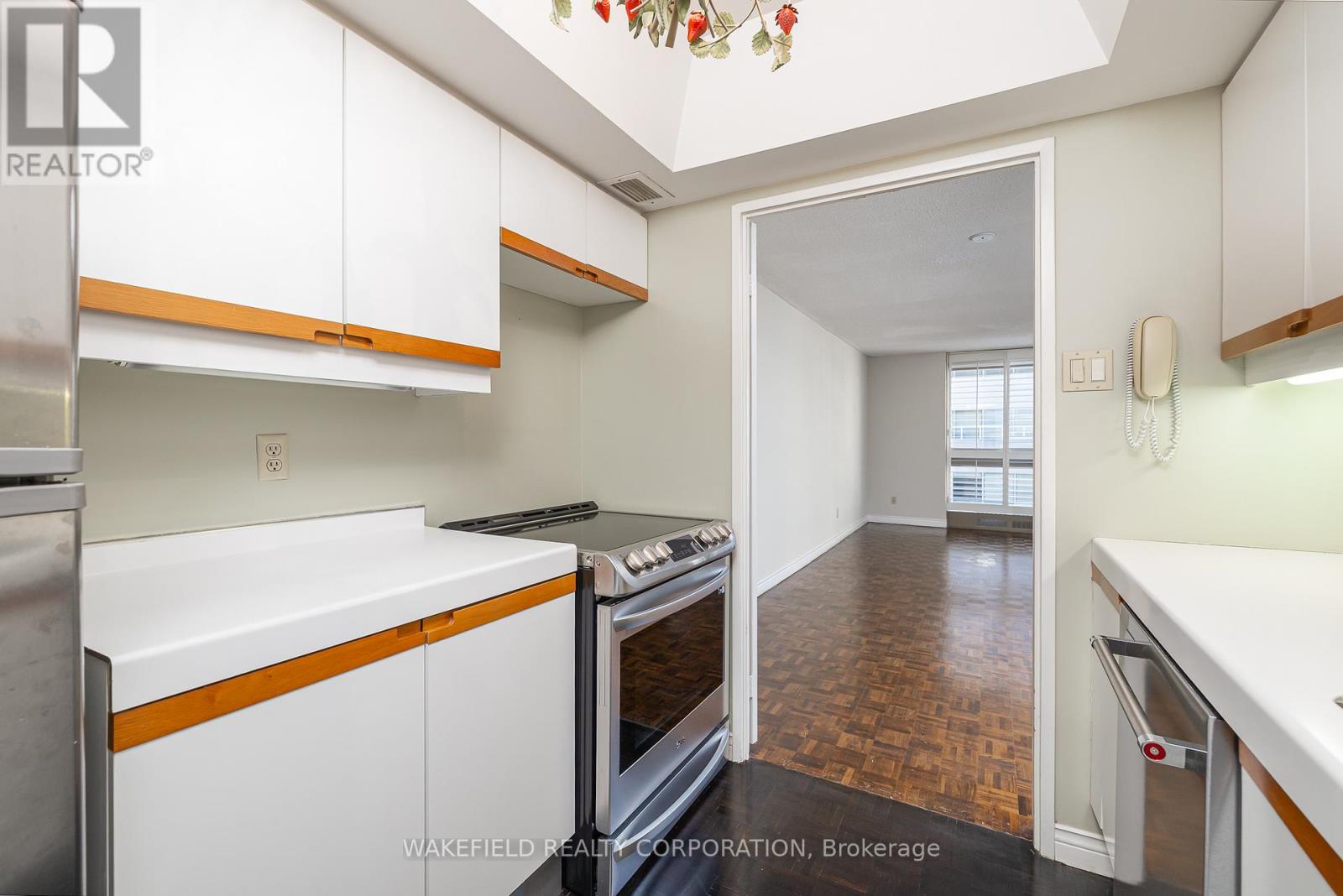 505 - 61 St Clair Avenue E, Toronto, Ontario  M4V 2Y8 - Photo 20 - C12832484