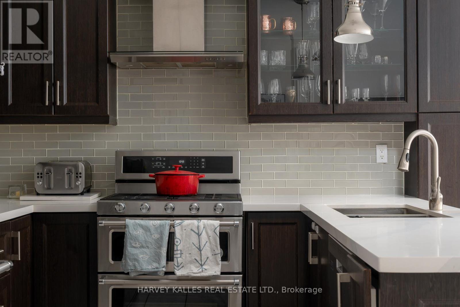 60 Tarragona Boulevard, Toronto, Ontario  M6N 5C4 - Photo 11 - W12832092