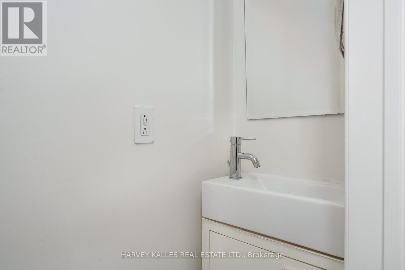 60 Tarragona Boulevard, Toronto, Ontario  M6N 5C4 - Photo 18 - W12832092