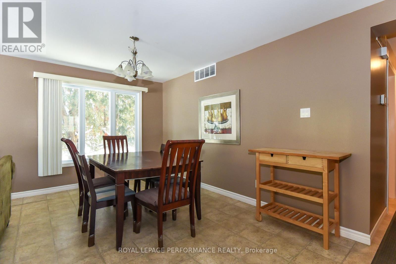 35, 35a And 37 Cloverloft Court, Ottawa, Ontario  K2S 1T3 - Photo 23 - X12811134