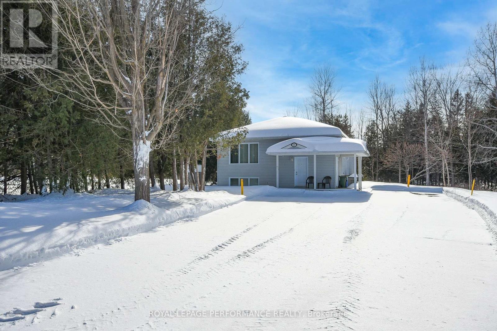 35, 35a And 37 Cloverloft Court, Ottawa, Ontario  K2S 1T3 - Photo 3 - X12811134