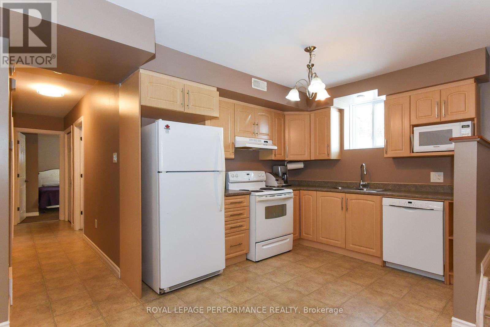 35, 35a And 37 Cloverloft Court, Ottawa, Ontario  K2S 1T3 - Photo 49 - X12811134