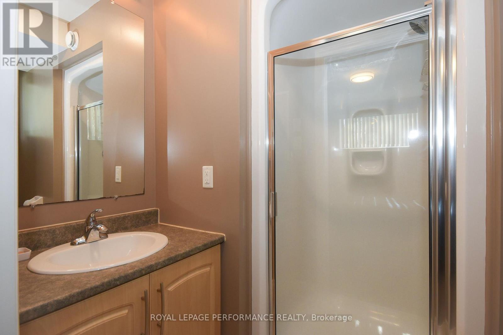 35, 35a And 37 Cloverloft Court, Ottawa, Ontario  K2S 1T3 - Photo 7 - X12811134