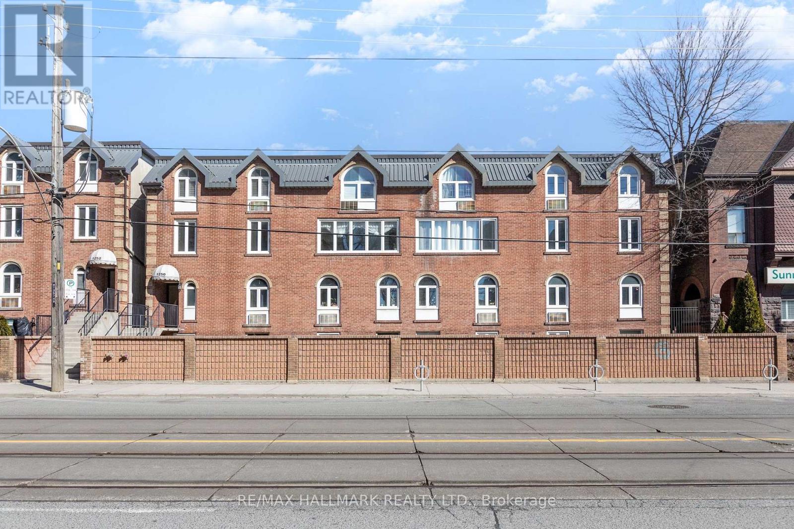 30 - 1250 King Street W, Toronto, Ontario  M6K 1G5 - Photo 2 - W12832400